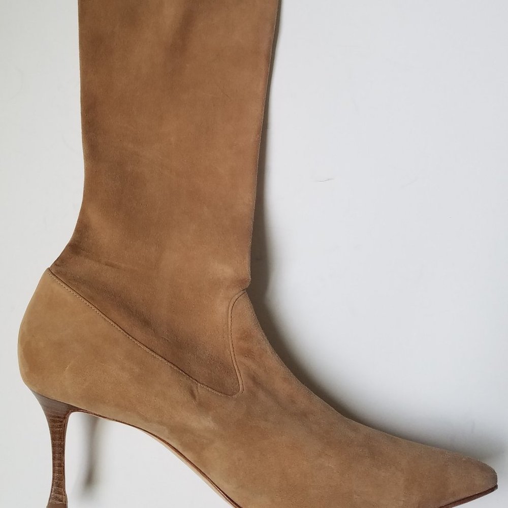 Manolo Blahnik Pascalare stretch Suede Knee-High Boots.